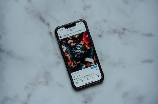 How to Use Your Smartphone to Manage Smart Home Lighting Schedules for Different Rooms?